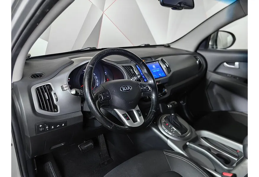 Kia Sportage 2.0 AT 4WD (150 л.с.) Luxe Серебристый в АВИЛОН. Слайд №19