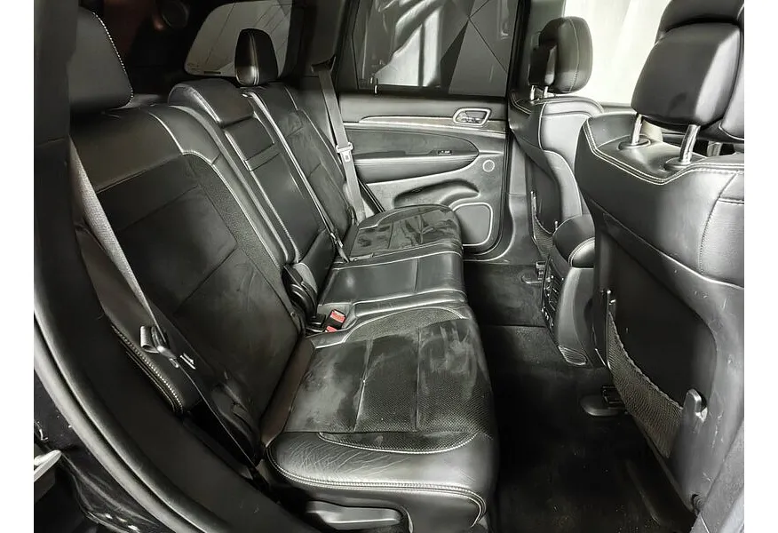 Jeep Grand Cherokee 6.4 AT SRT-8 (468 л.с.) Черный в АВИЛОН. Слайд №15