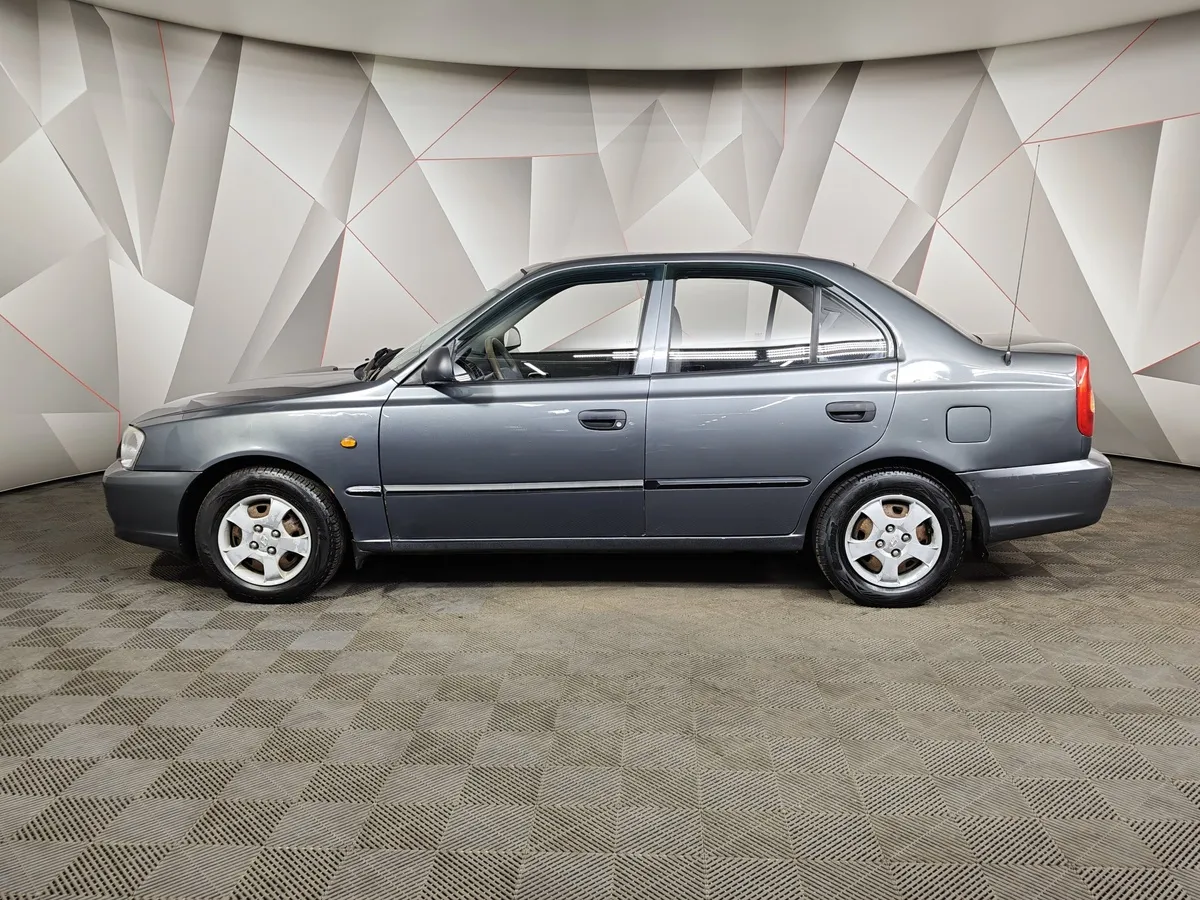 Hyundai Accent 1.5 MT (102 л.с.) Серый в АВИЛОН. Слайд №5
