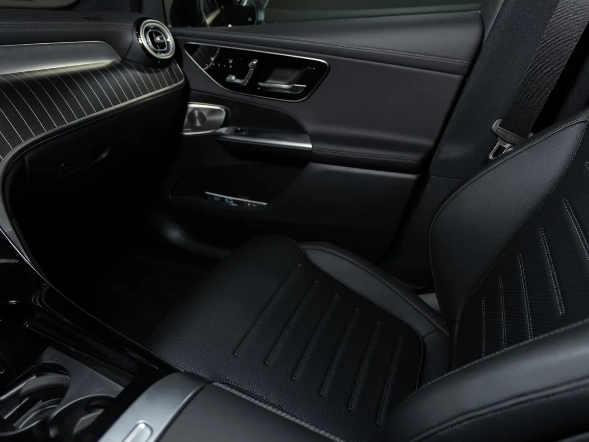 Mercedes-Benz GLC 300 4MATIC 9G-TRONIC (258 л.с.) Серый в АВИЛОН. Слайд №13