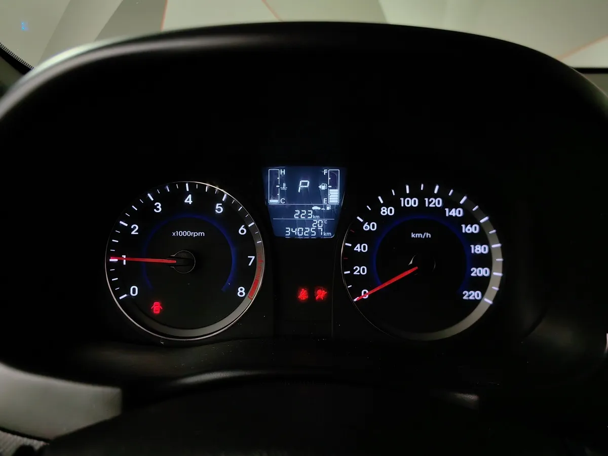 Hyundai Solaris 1.6 AT (123 л.с.) Comfort Черный в АВИЛОН. Слайд №16