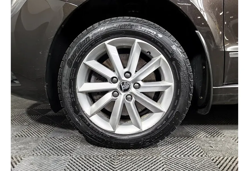 Skoda Superb 1.8 TSI DSG (152 л.с.) Коричневый в АВИЛОН. Слайд №9