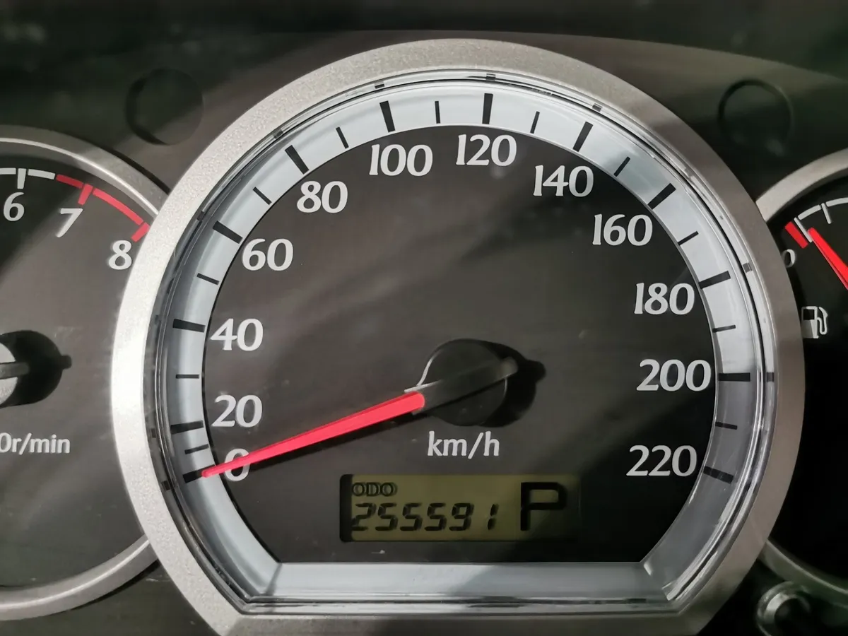 Chevrolet Lacetti 1.6 MT (109 л.с.) Platinum Серебристый в АВИЛОН. Слайд №17