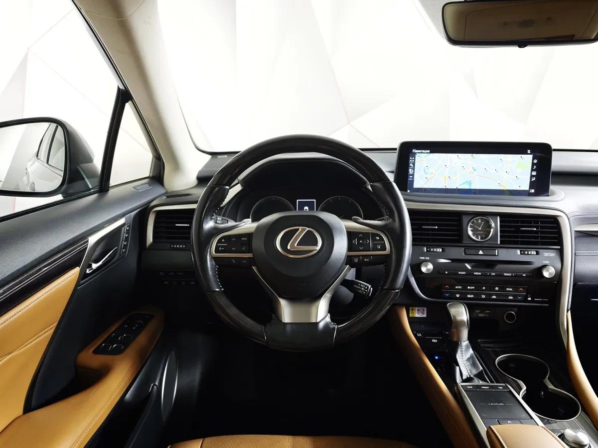 Lexus RX 2.0 AT AWD (238 л.с.) Executive Белый в АВИЛОН. Слайд №20