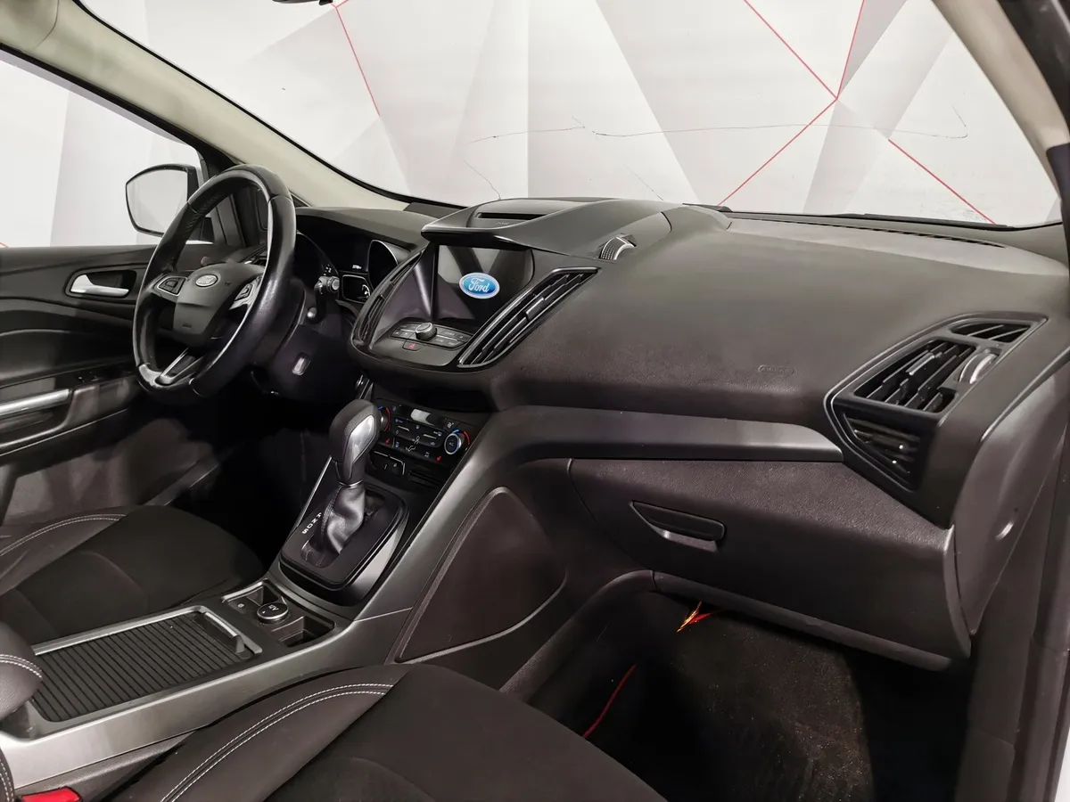 Ford Kuga 2.5 AT (150 л.с.) Titanium Белый в АВИЛОН. Слайд №11