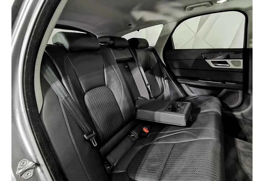 Jaguar XF 2.0 D AT AWD (240 л.с.) SE Серый в АВИЛОН. Слайд №16