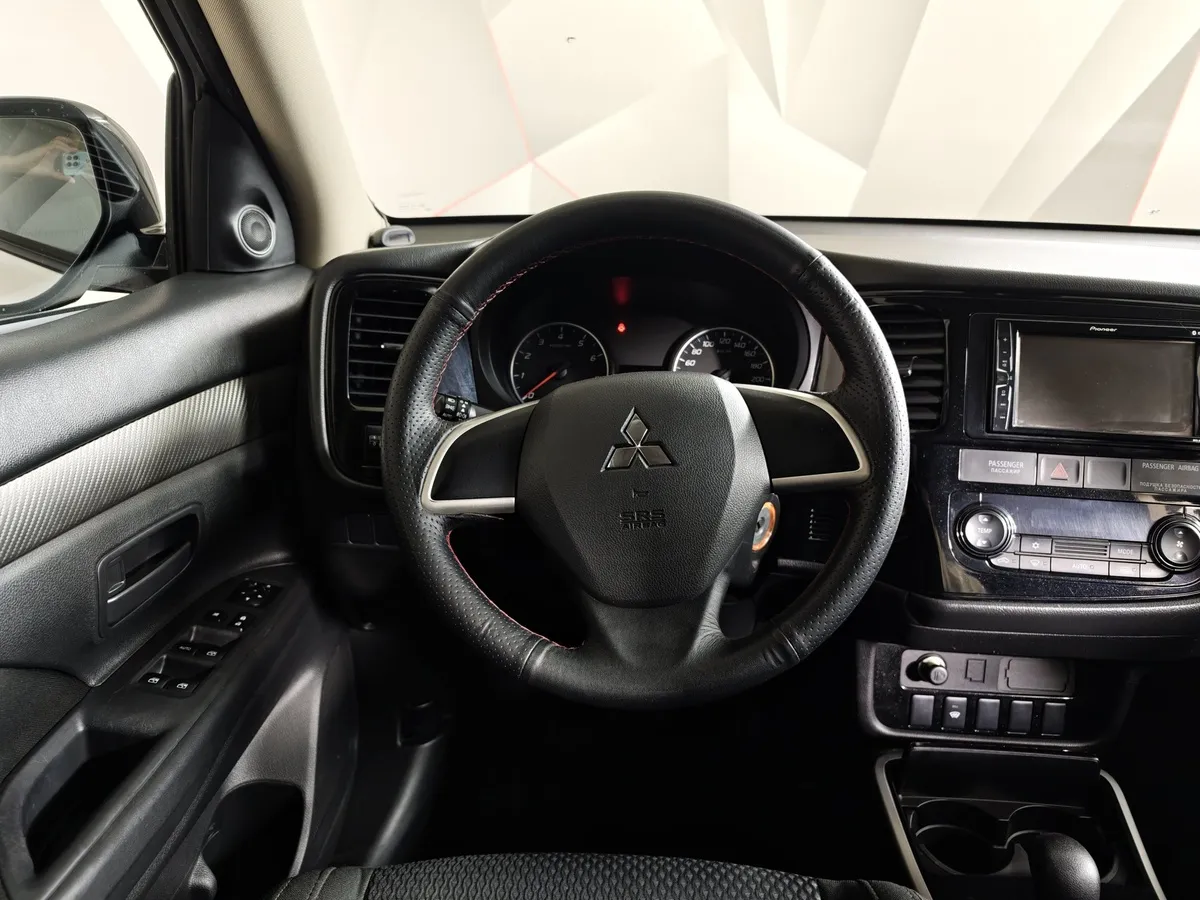 Mitsubishi Outlander 2.0 CVT (146 л.с.) Invite Белый в АВИЛОН. Слайд №20