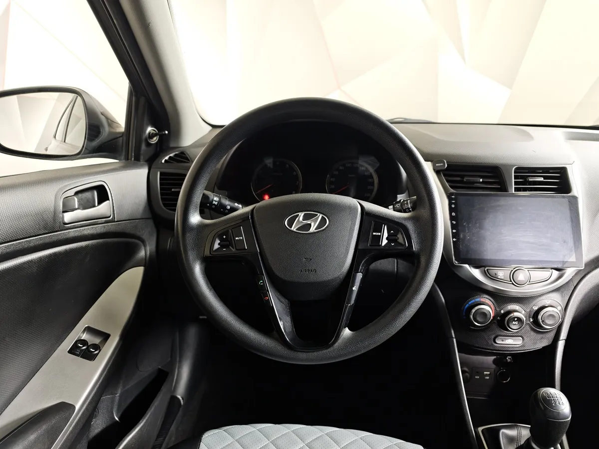 Hyundai Solaris 1.6 MT (123 л.с.) Comfort Серый в АВИЛОН. Слайд №20
