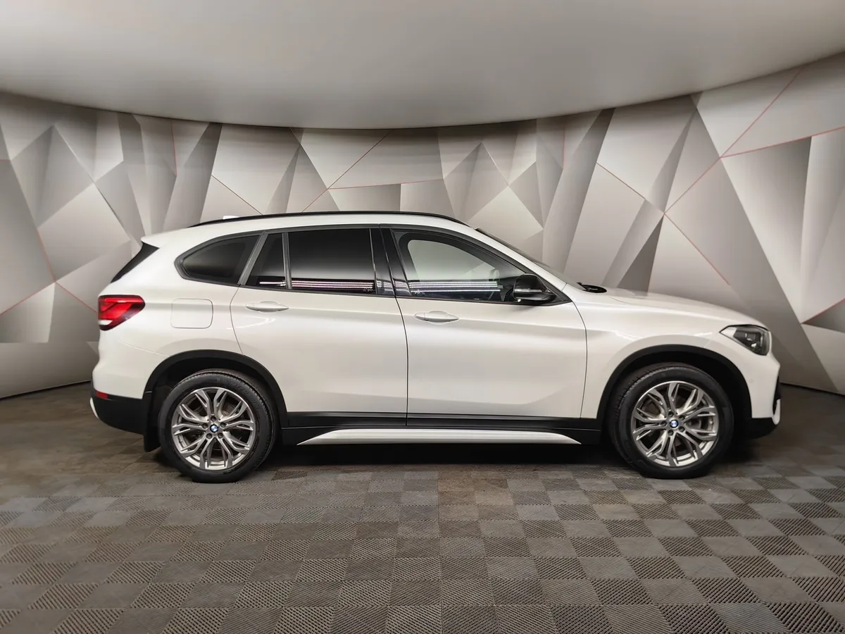 BMW X1 18d xDrive (150 л.с.) Sport Line Белый в АВИЛОН. Слайд №6