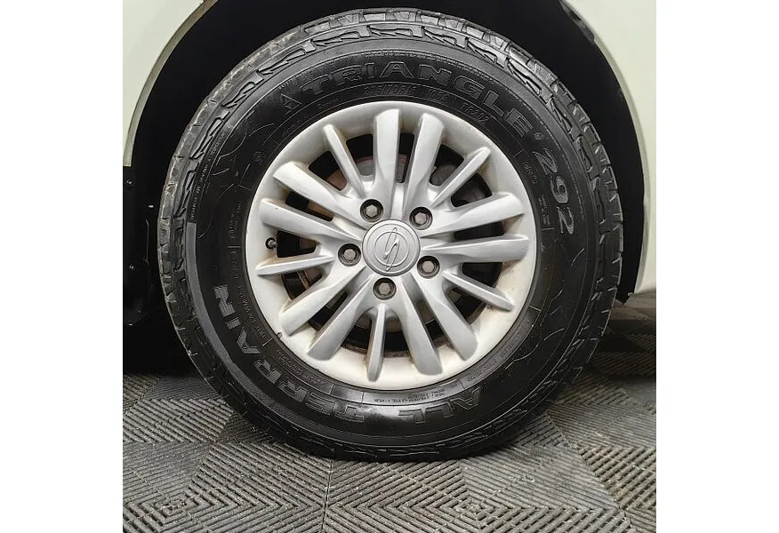 SsangYong Korando Turismo 2.2d AT 4WD (178 л.с.) Белый в АВИЛОН. Слайд №9