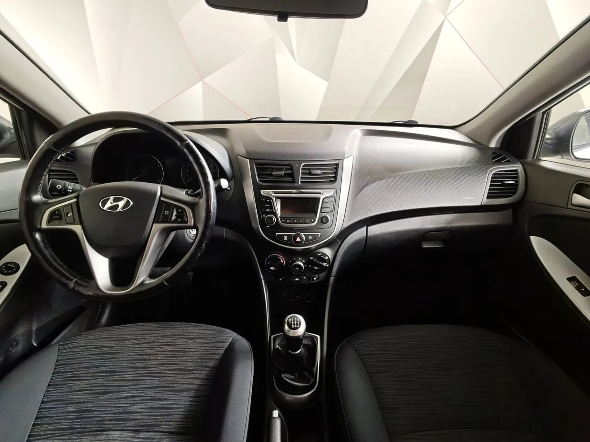 Hyundai Solaris 1.6 MT (123 л.с.) Comfort Белый в АВИЛОН. Слайд №13