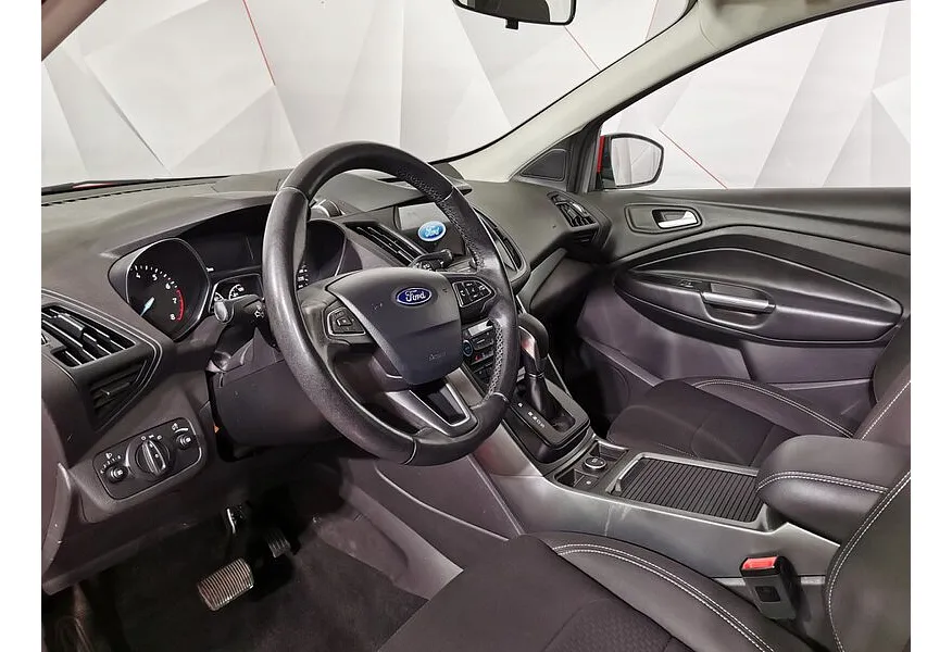 Ford Kuga 2.5 AT (150 л.с.) Красный в АВИЛОН. Слайд №19