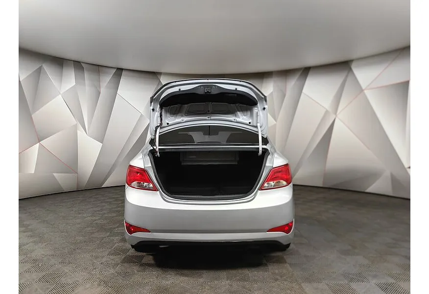 Hyundai Solaris 1.4 MT (107 л.с.) Active Серебристый в АВИЛОН. Слайд №12