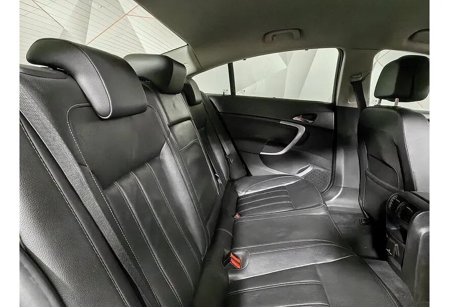 Opel Insignia 2.0 Turbo AT (220 л.с.) Фиолетовый в АВИЛОН. Слайд №16