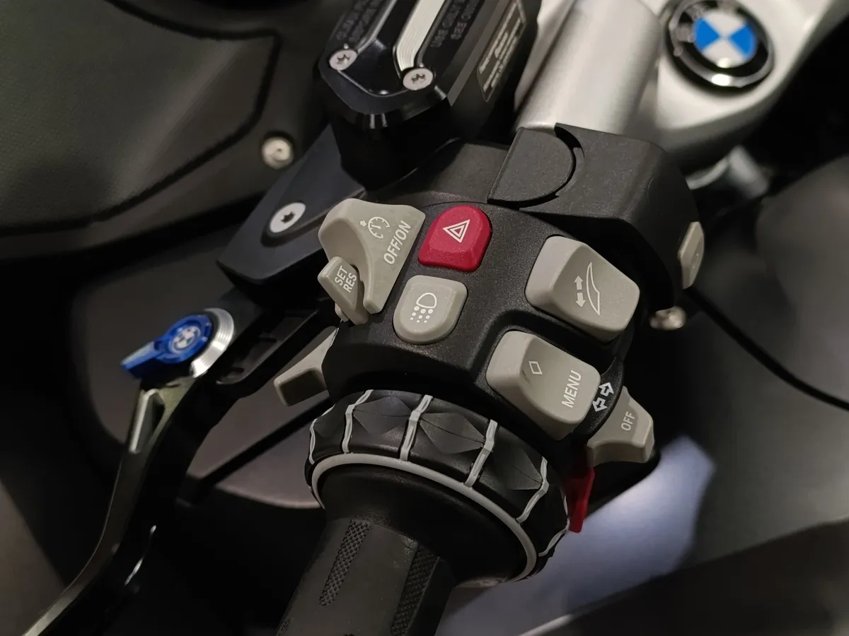 BMW Motorrad R 1250 RT R 1250 RT 1254 см³ (136) 1254 Серый в АВИЛОН. Слайд №7
