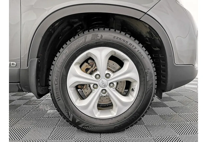 Kia Sorento 2.4 AT 4WD (175 л.с.) Luxe Серый в АВИЛОН. Слайд №9