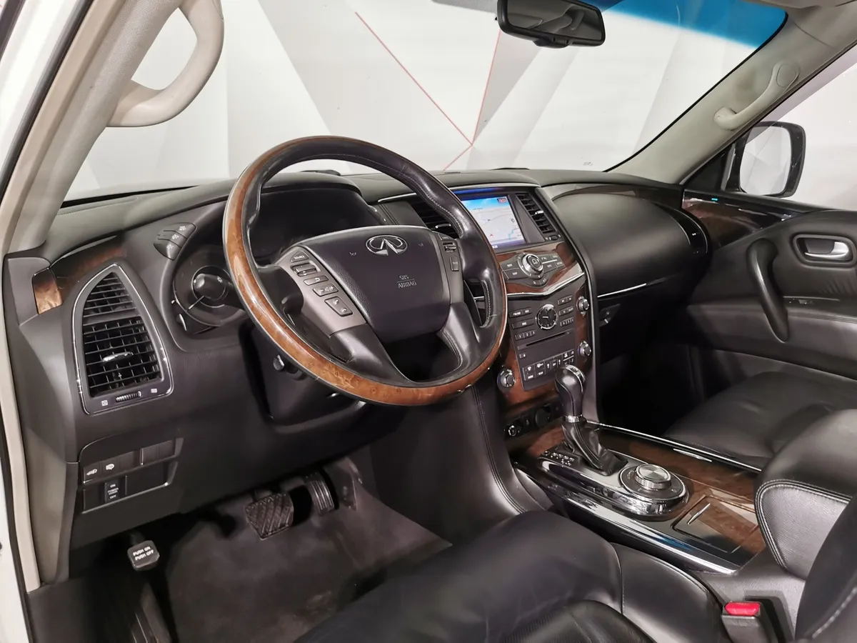 Infiniti QX80 5.6 АТ AWD (405 л.с.) Белый в АВИЛОН. Слайд №17