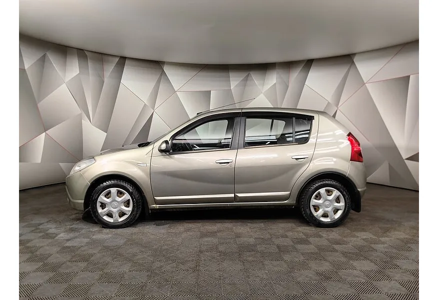 Renault Sandero 1.6 MT (102 л.с.) Бежевый в АВИЛОН. Слайд №5