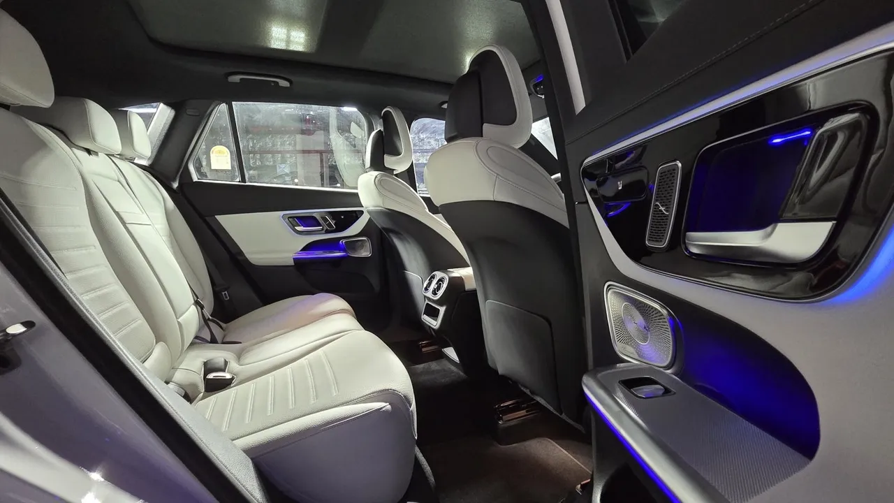 Mercedes-Benz GLC 300 4MATIC 9G-TRONIC (258 л.с.) Белый в АВИЛОН. Слайд №10