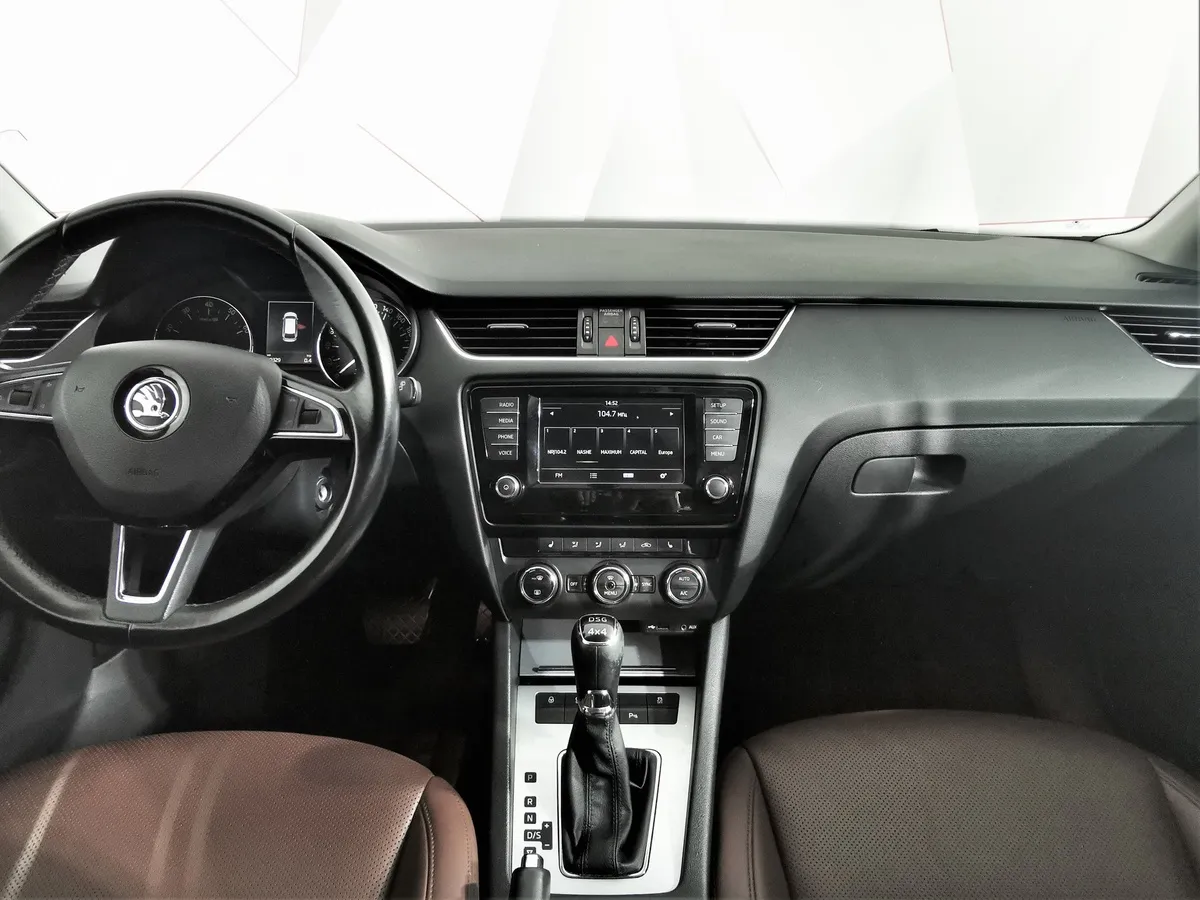 Skoda Octavia 1.8 TSI DSG 4x4 (180 л.с.) Elegance Коричневый в АВИЛОН. Слайд №13