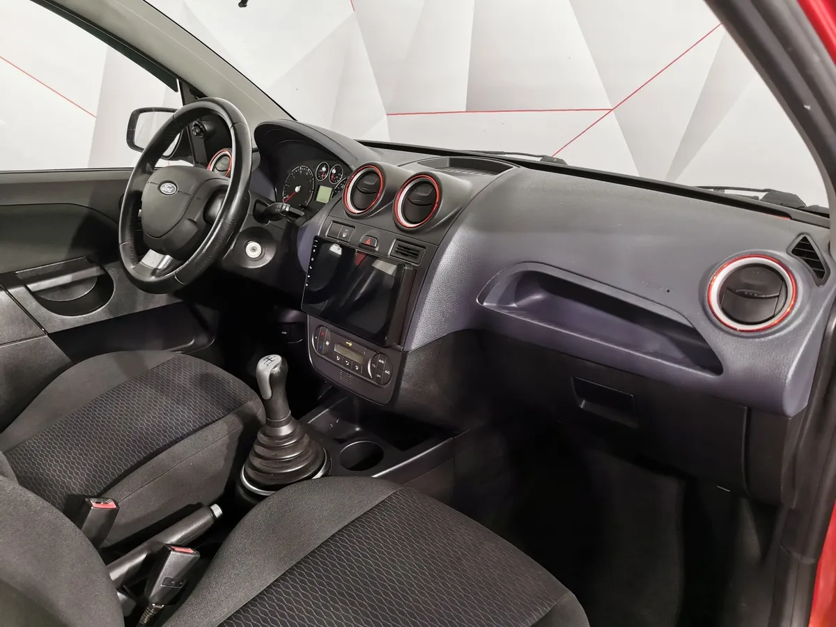 Ford Fiesta 1.6 MT (101 л.с.) Trend + Красный в АВИЛОН. Слайд №11