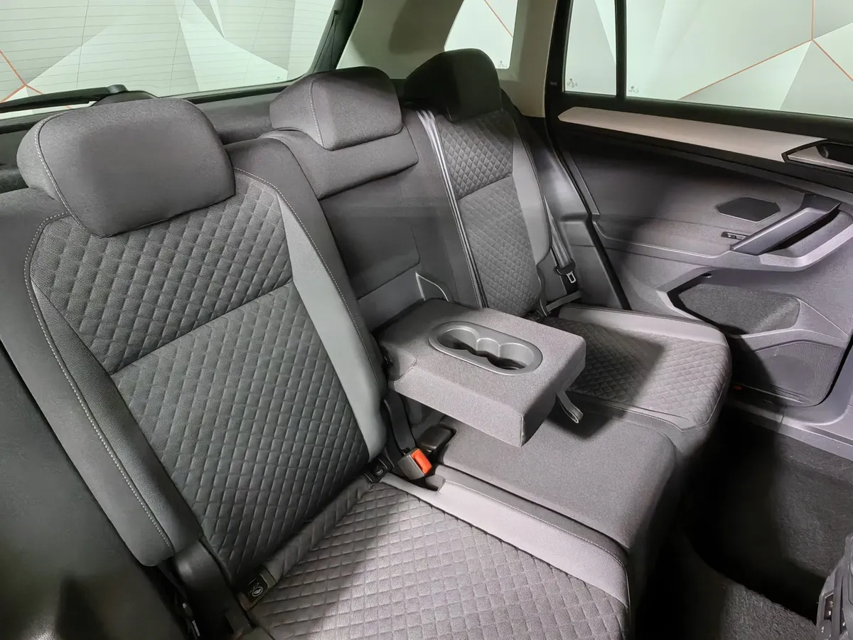 Volkswagen Tiguan 2.0 TSI 4Motion DSG (180 л.с.) Comfortline Черный в АВИЛОН. Слайд №17