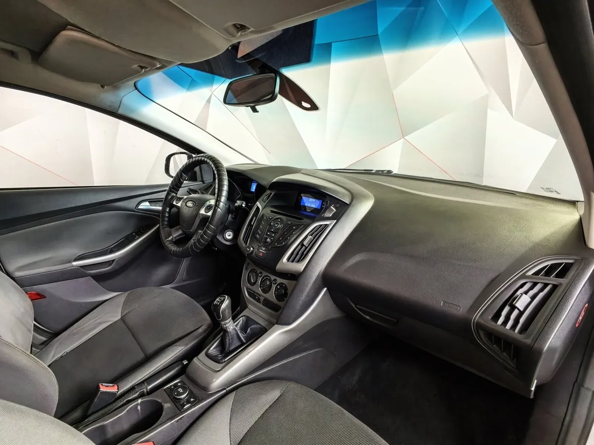 Ford Focus 1.6 MT (105 л.с.) Trend Серебристый в АВИЛОН. Слайд №11