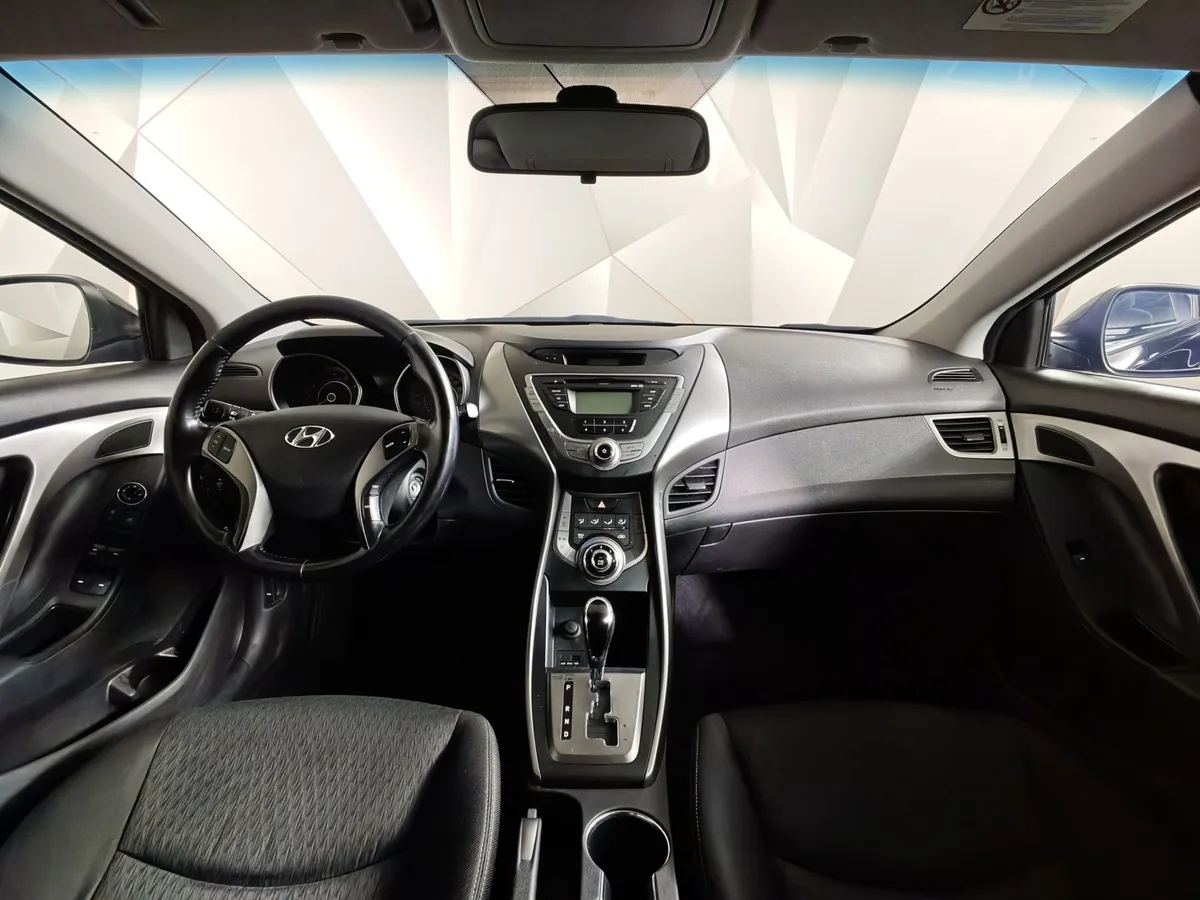 Hyundai Elantra 1.6 MT (132 л.с.) Comfort Черный в АВИЛОН. Слайд №13
