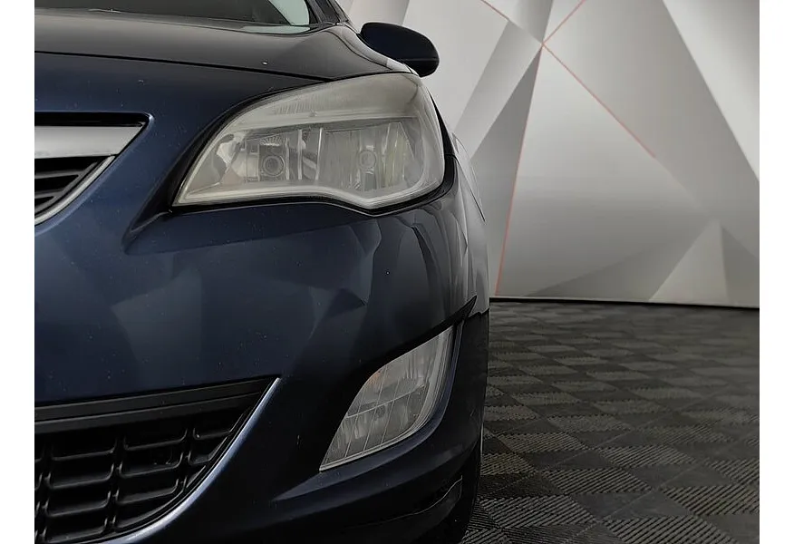 Opel Astra 1.4 Turbo AT (140 л.с.) Синий в АВИЛОН. Слайд №10 Opel Astra 1.4 Turbo AT (140 л.с.) Синий в АВИЛОН. Слайд №10