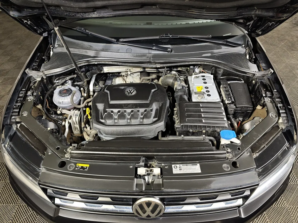 Volkswagen Tiguan 2.0 TSI 4Motion AT (200 л.с.) Sport & Style Черный в АВИЛОН. Слайд №10