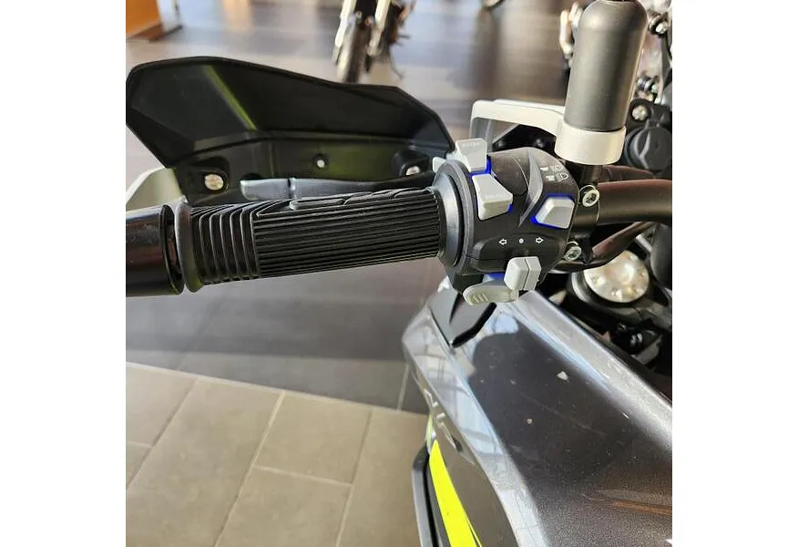 Benelli TRK 702 X 698 см³ (70 л.с.) (70) 698 Серый в АВИЛОН. Слайд №6