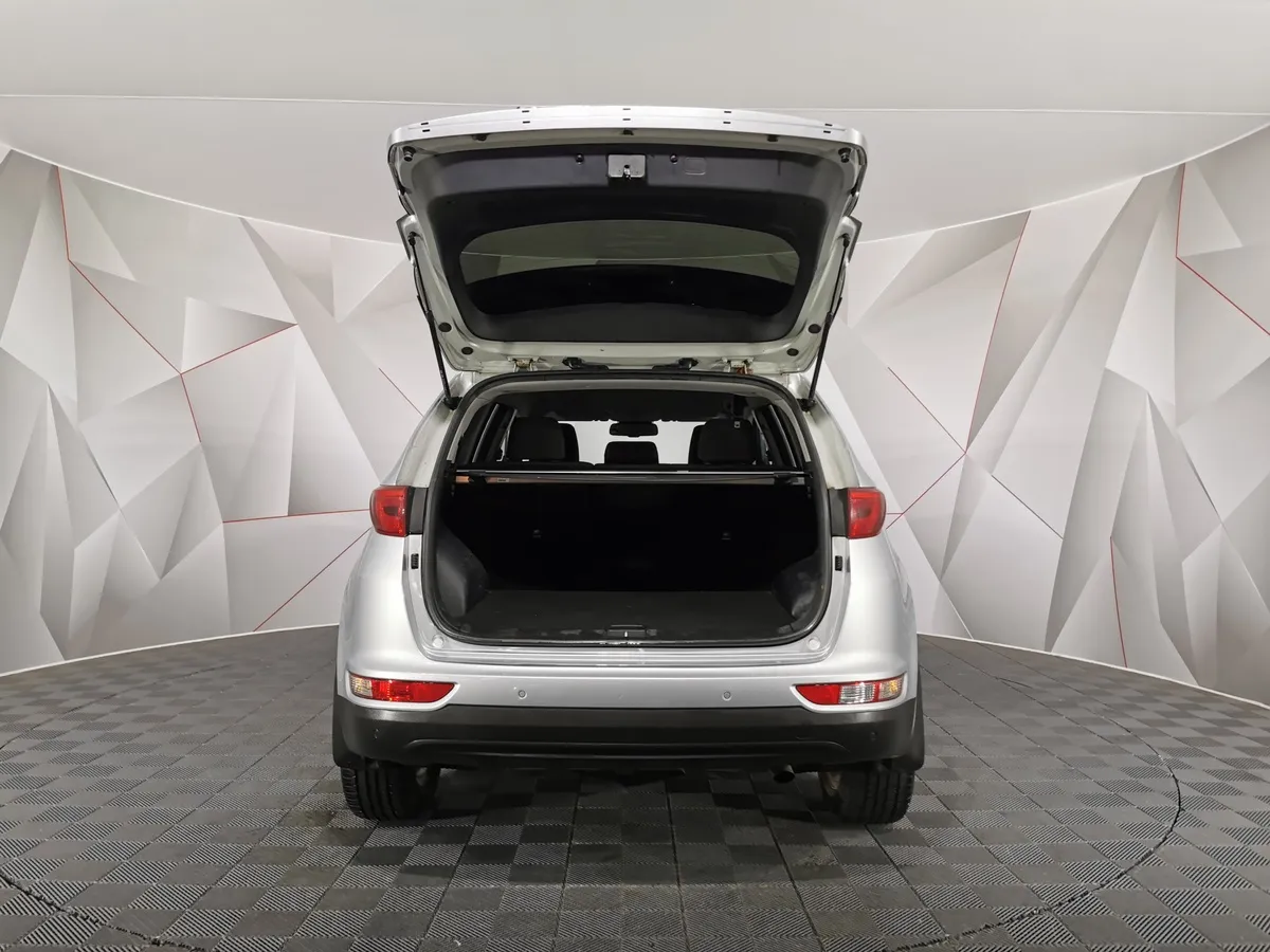 Kia Sportage 2.0 AT (150 л.с.) Серебристый в АВИЛОН. Слайд №11