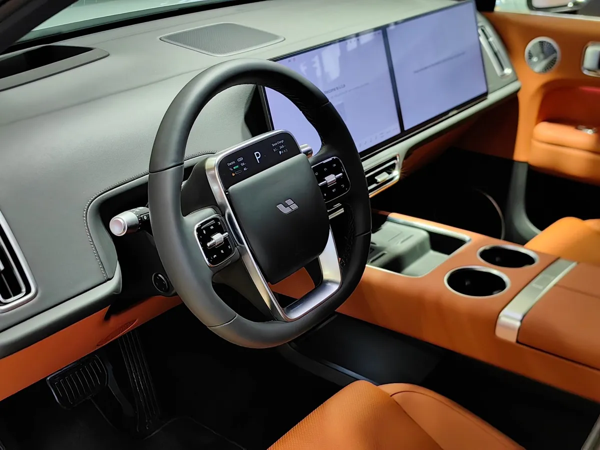 Li Auto L6 1.5 AT 4WD (150 л.с.) Max Голубой в АВИЛОН. Слайд №8