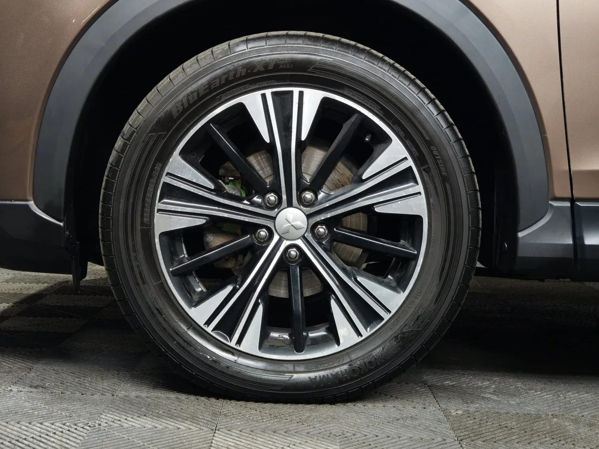 Mitsubishi Eclipse Cross 2.0 CVT (150 л.с.) Instyle Коричневый в АВИЛОН. Слайд №9