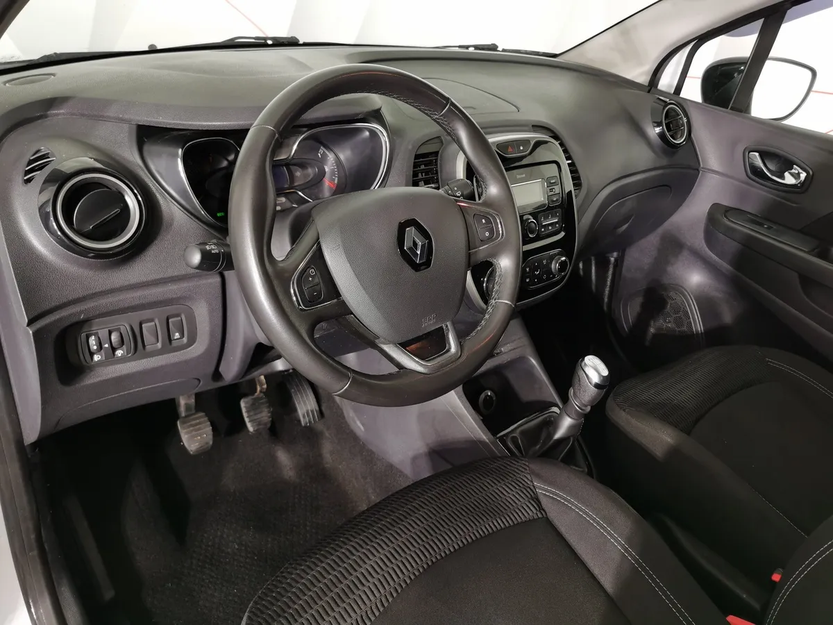 Renault Kaptur 2.0 MT AWD (143 л.с.) Drive Белый в АВИЛОН. Слайд №18