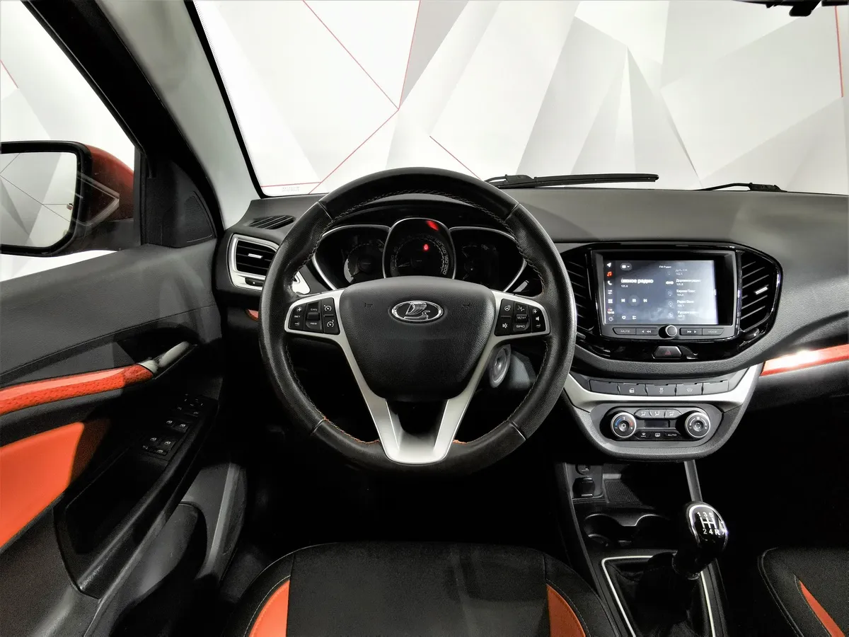 ВАЗ (Lada) Vesta 1.8 MT (122 л.с.) Оранжевый в АВИЛОН. Слайд №19