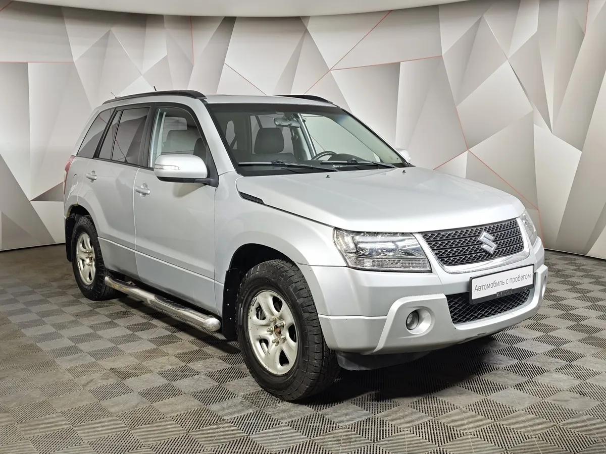 Suzuki Grand Vitara 2.0 AT (140 л.с.) Серебристый в АВИЛОН. Слайд №3