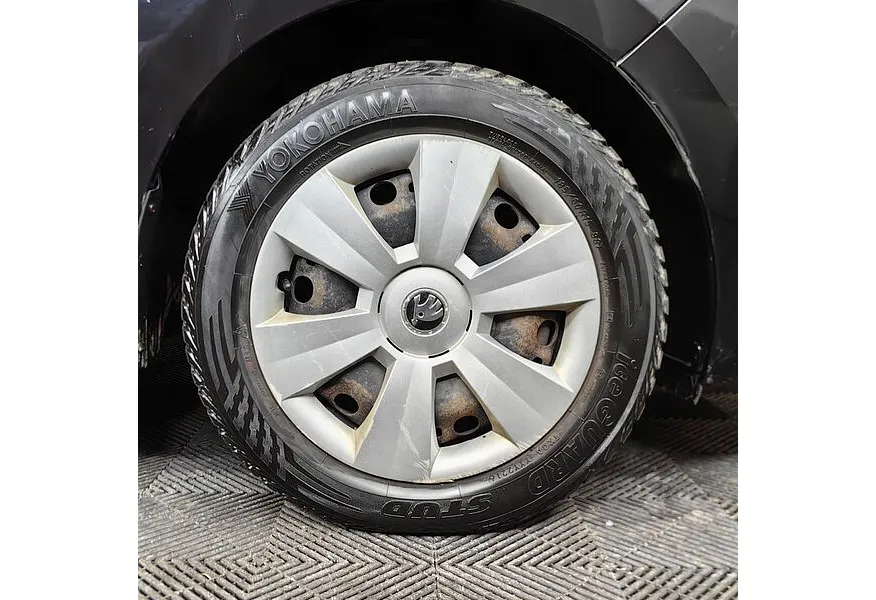 Skoda Rapid 1.6 AT (110 л.с.) Черный в АВИЛОН. Слайд №9