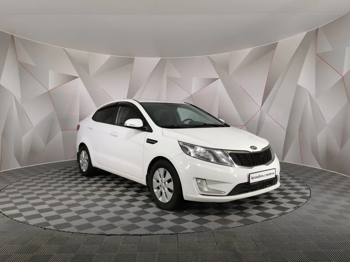 Kia Rio 1.6 AT (123 л.с.) Белый в АВИЛОН. Слайд №3