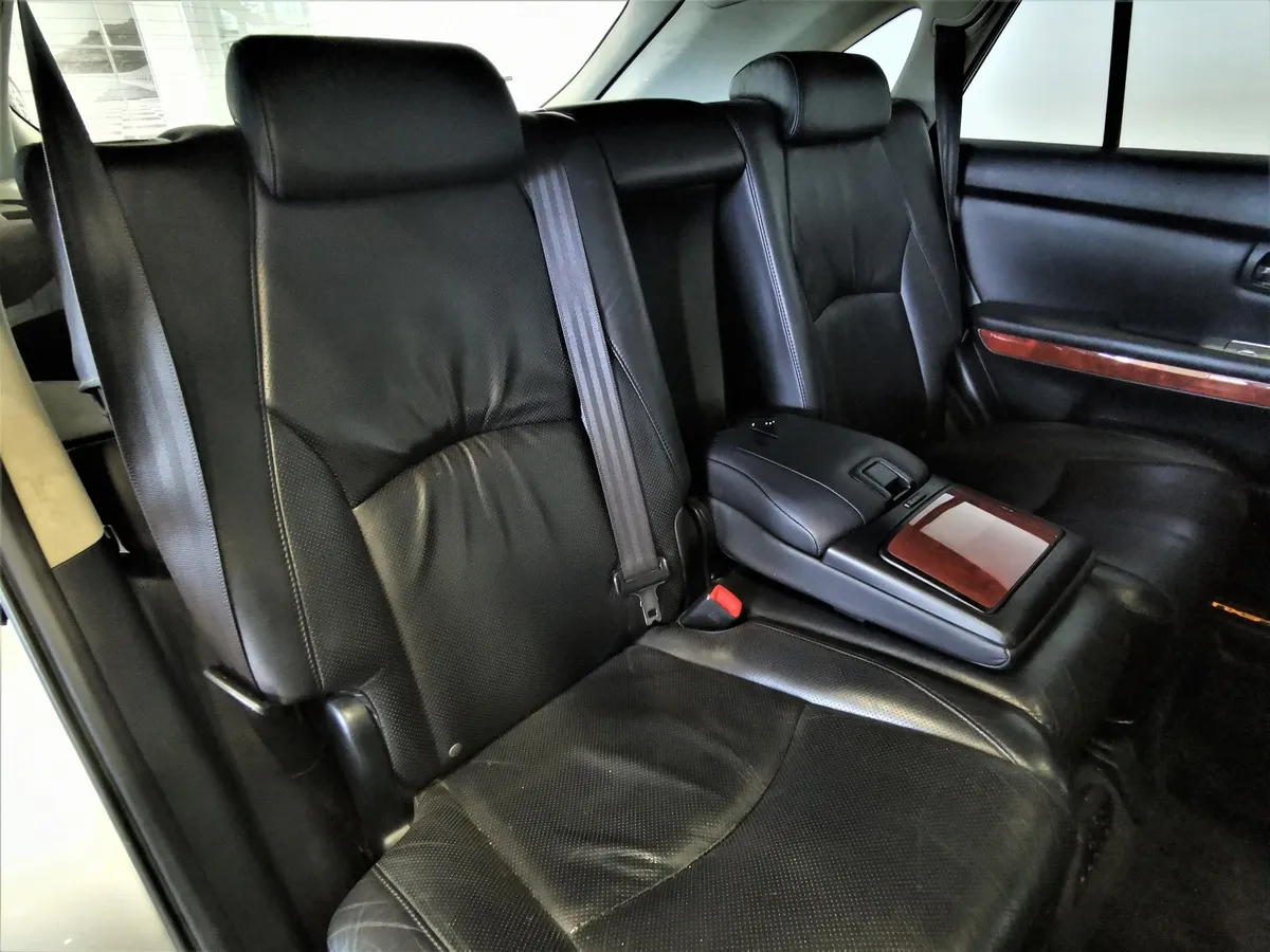 Lexus RX 400h CVT AWD (210 л.с.) Серебристый в АВИЛОН. Слайд №16