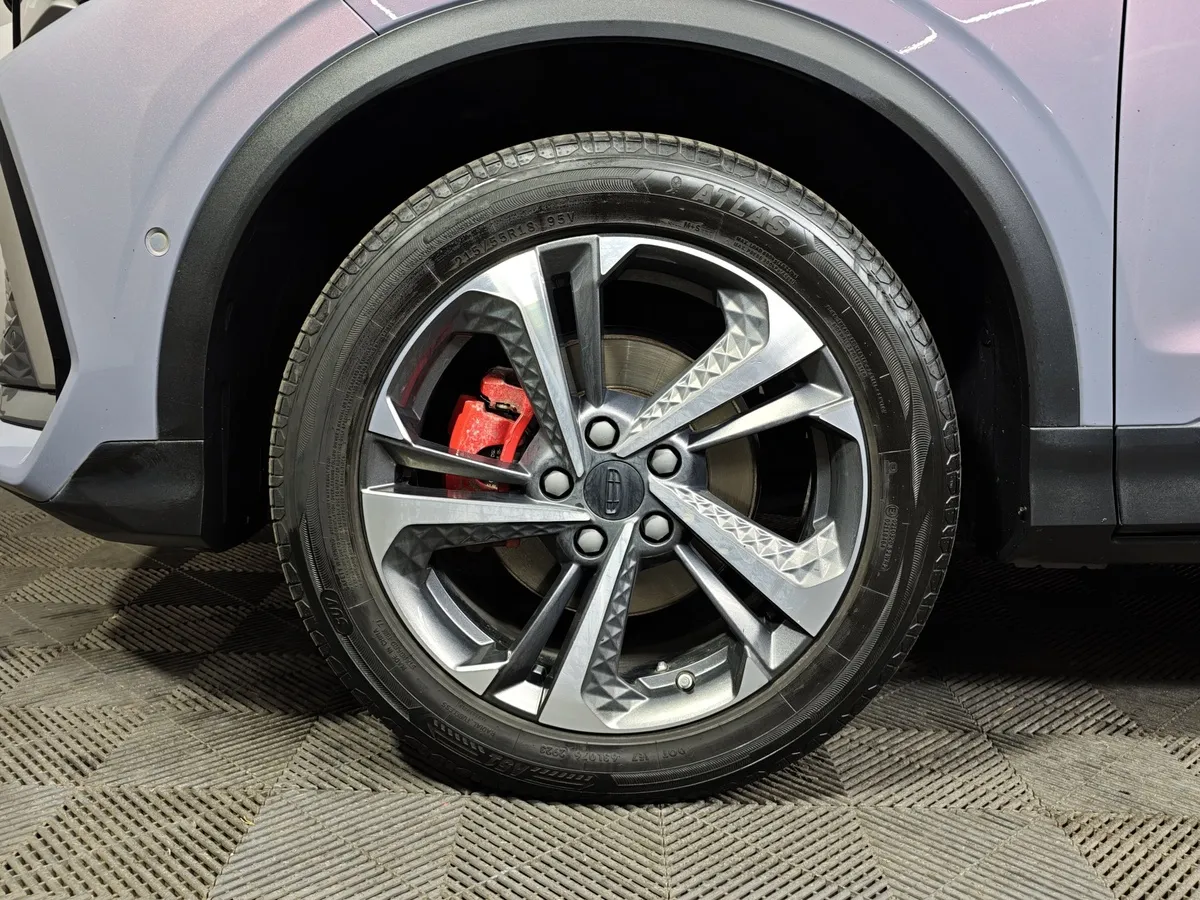 Geely Coolray 1.5T 7DCT 2WD (150 л.с.) Flagship Серый в АВИЛОН. Слайд №9