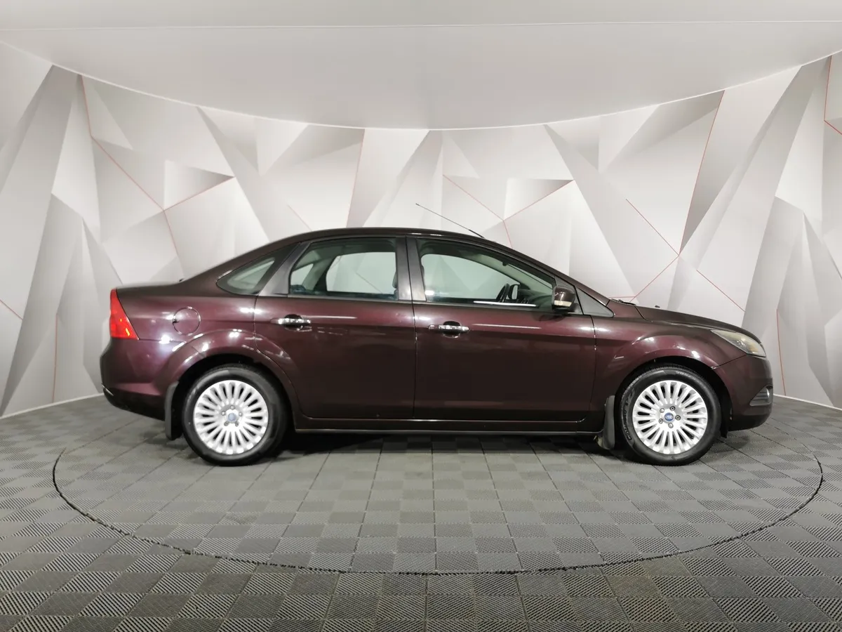 Ford Focus 1.6 AT (101 л.с.) Titanium Фиолетовый в АВИЛОН. Слайд №6