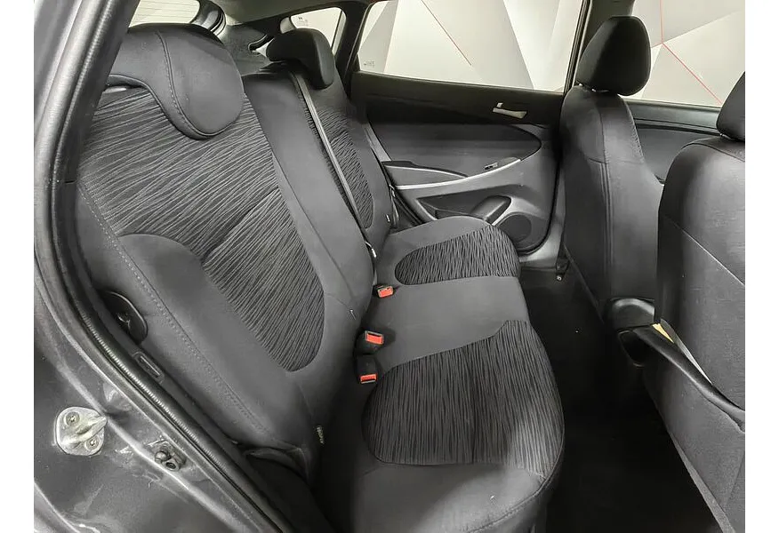 Hyundai Solaris 1.6 AT (123 л.с.) Comfort Серый в АВИЛОН. Слайд №15 Hyundai Solaris 1.6 AT (123 л.с.) Comfort Серый в АВИЛОН. Слайд №15