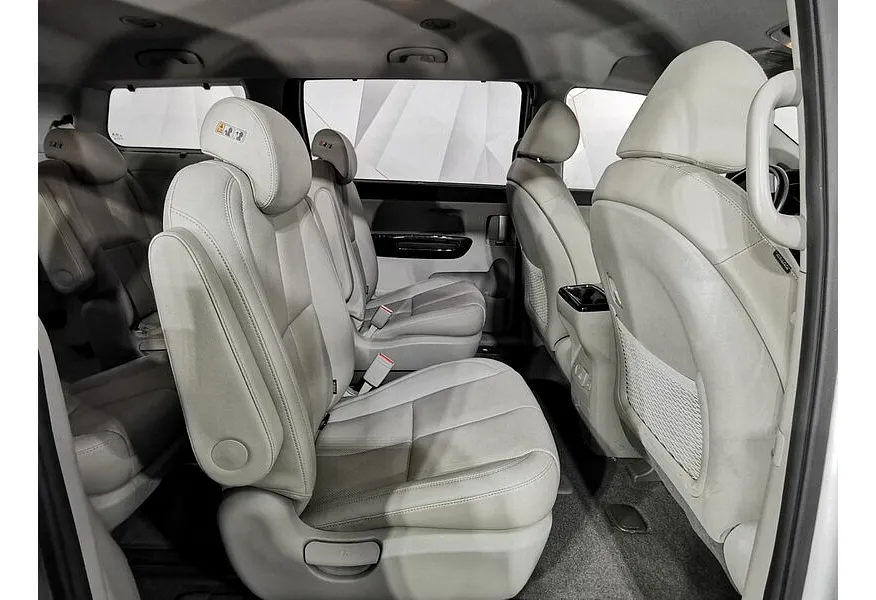 Kia Carnival 2.2 AT (199 л.с.) Premium Серый в АВИЛОН. Слайд №17