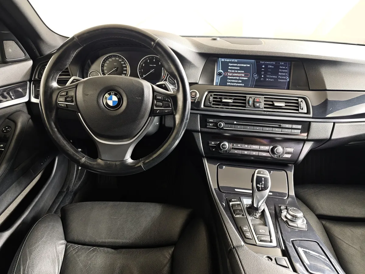 BMW 5 серия 528i xDrive Steptronic (245 л.с.) Черный в АВИЛОН. Слайд №15