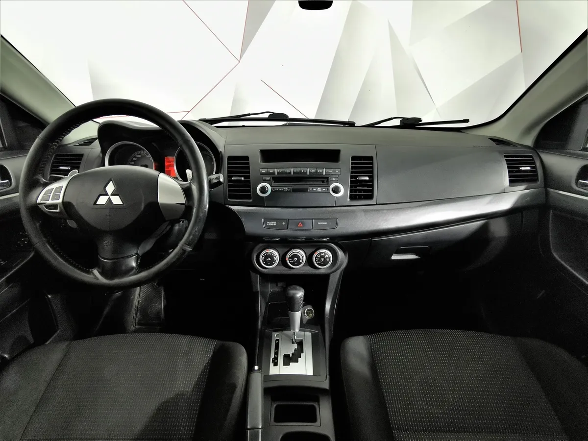Mitsubishi Lancer 1.8 CVT (143 л.с.) Бежевый в АВИЛОН. Слайд №13