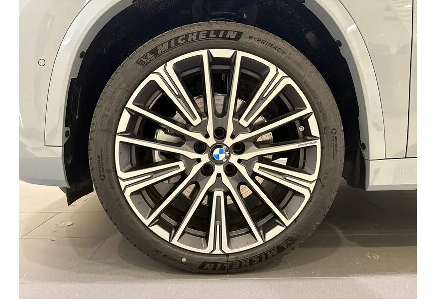 BMW X1 xDrive25 Li (204 л.с.) Серый в АВИЛОН. Слайд №10