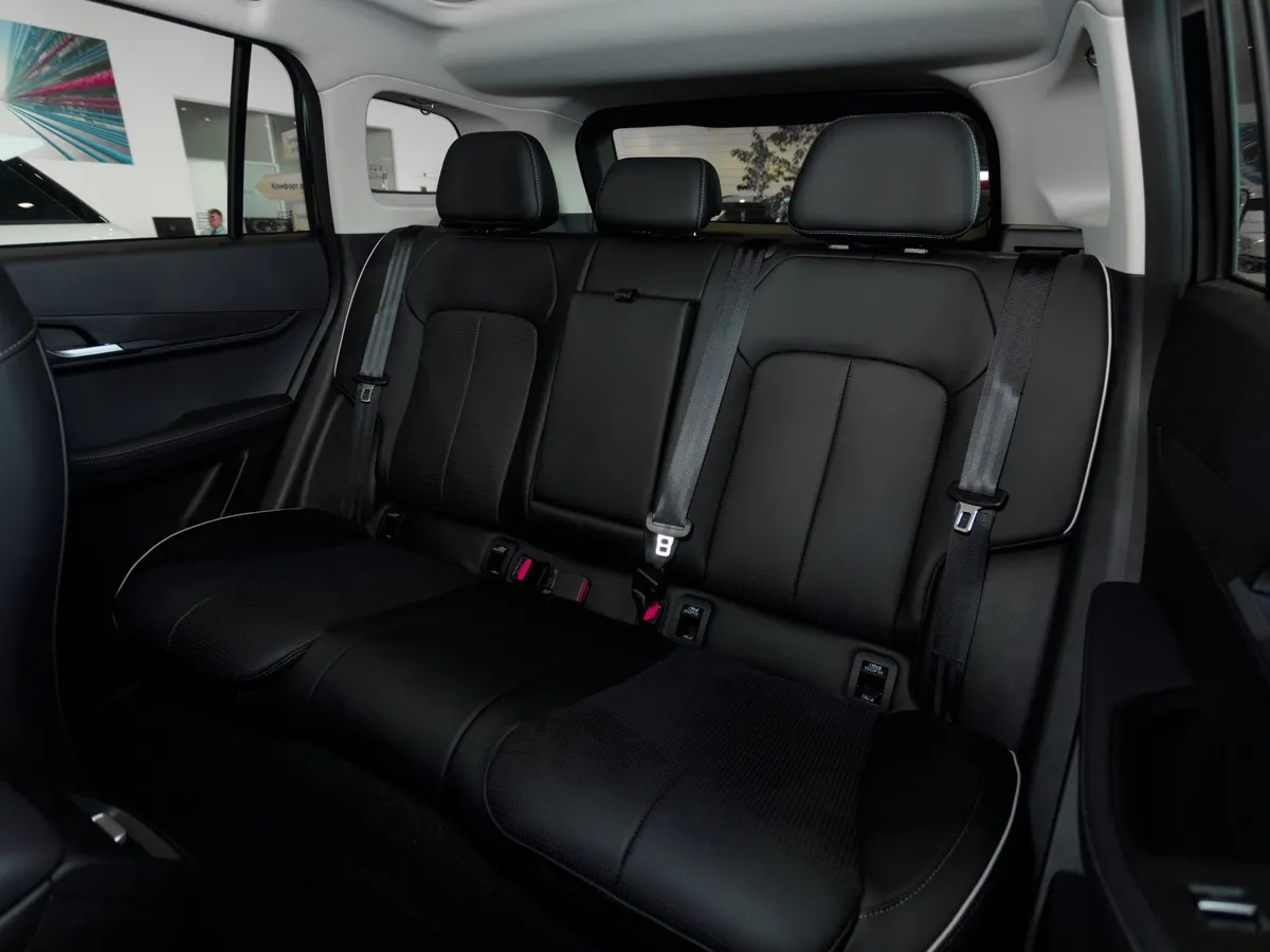 JELAND J6 1.6T DCT 4WD (150 л.с.) Престиж Белый в АВИЛОН. Слайд №12