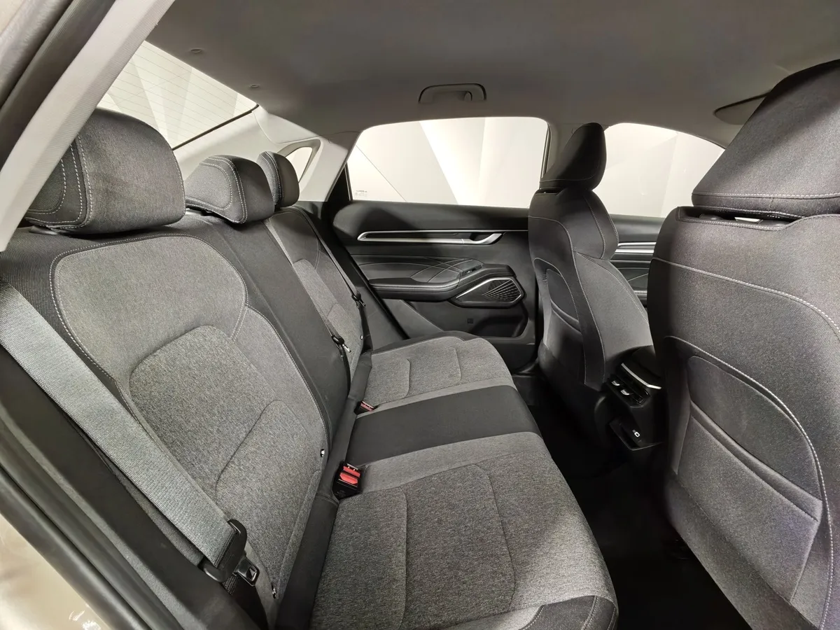 Geely Emgrand 1.5 AT 2WD (122 л.с.) Luxury Бежевый в АВИЛОН. Слайд №16