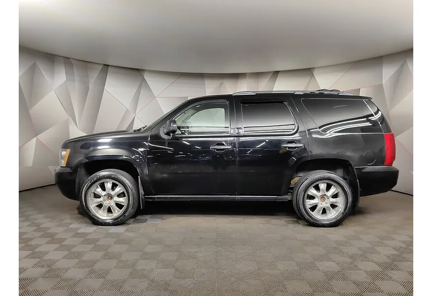 Chevrolet Tahoe 5.3 AT (325 л.с.) Черный в АВИЛОН. Слайд №3